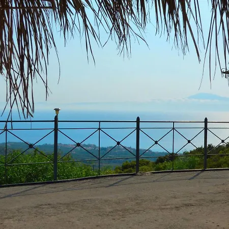 Studio With Amazing Sea View 3km To The Beach * Kalamata