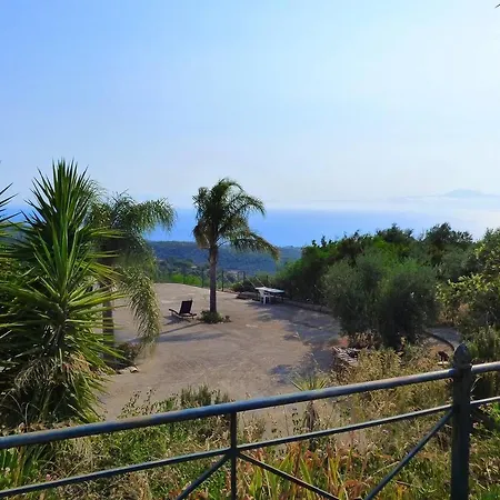 Studio With Amazing Sea View 3km To The Beach Kalamata